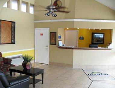 Days Inn By Wyndham San Antonio Splashtown/Att Center Экстерьер фото